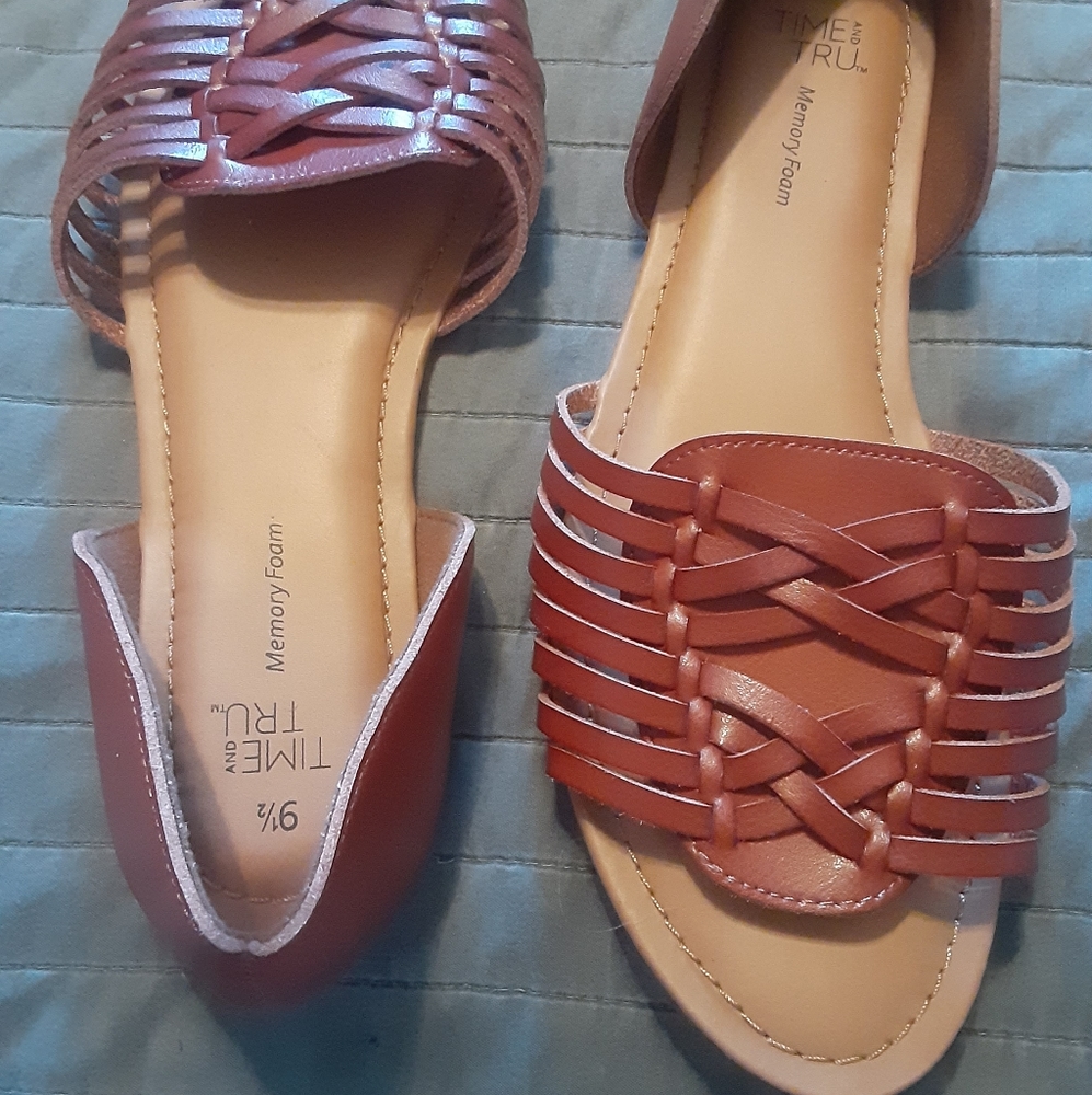 MEMORY FOAM SANDALS 9.5